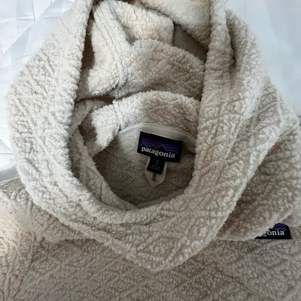 Patagonia Cream Diamond Capra Hoody